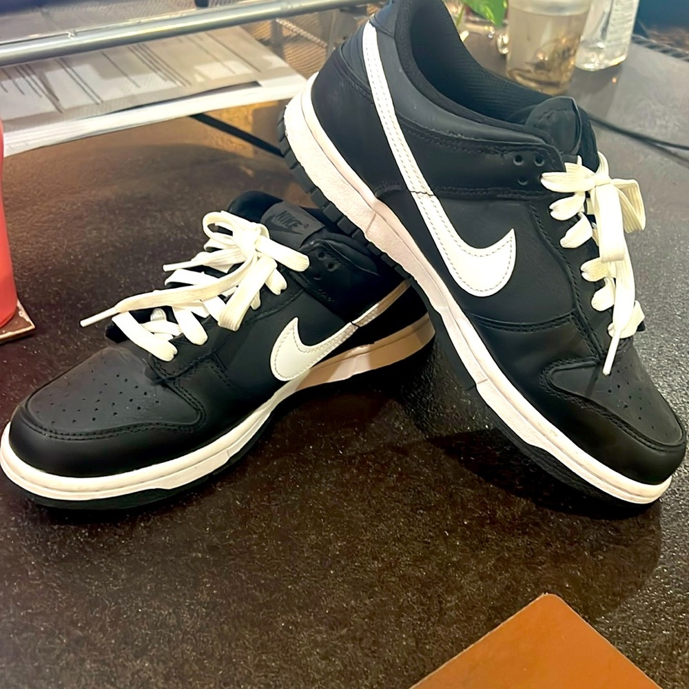 Youth dunks